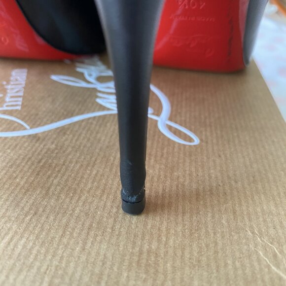 Christian Louboutin size 40.5 women's black pumps red bottom with box - Picture 2 of 11